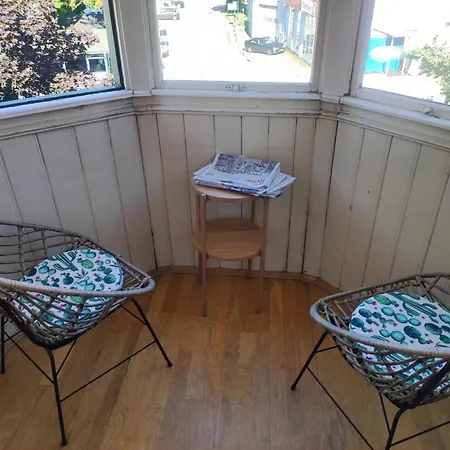 Zentrale Lage In - 4 *