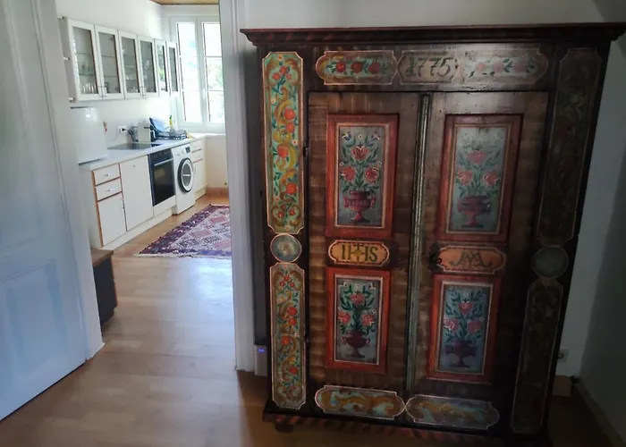 Zentrale Lage In - 4 *